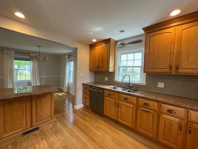 Building Photo - North Haven Single Family