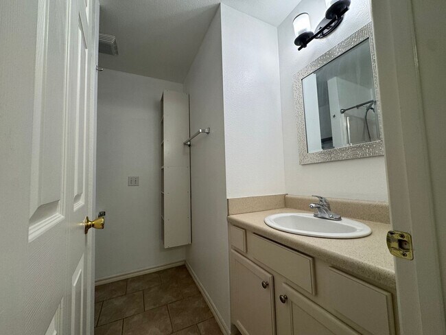 Building Photo - ***1584 Willowbrook Drive***