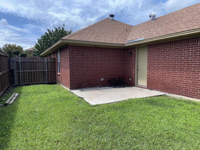 Building Photo - 2029 Laney Dr