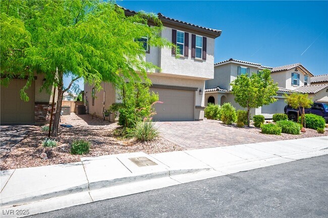 Building Photo - 9136 Cocowoods Pl