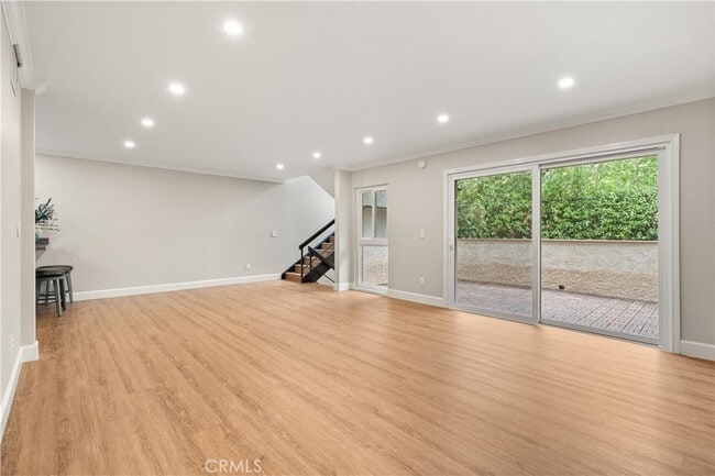 Building Photo - 5339 Coldwater Canyon Ave