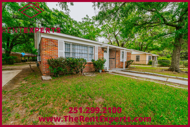 Building Photo - 470 Summerville St