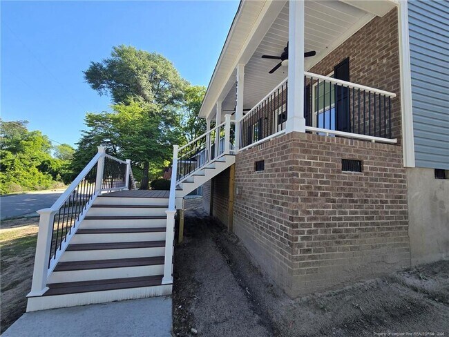 Building Photo - 2123 Burnett Ave
