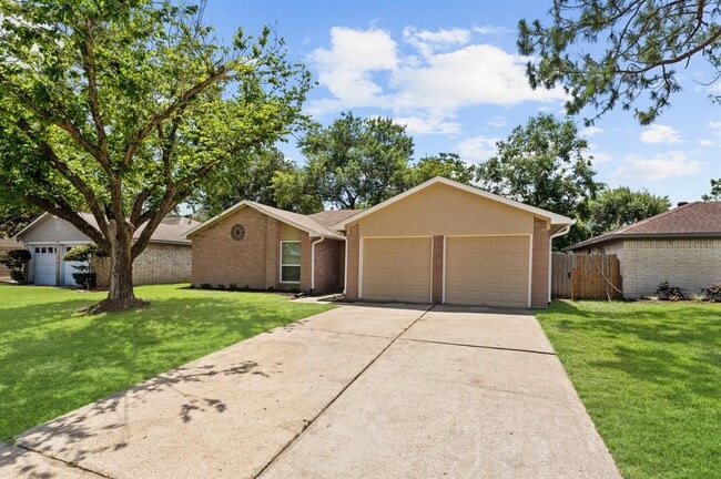 Primary Photo - 418 Ironbark Dr