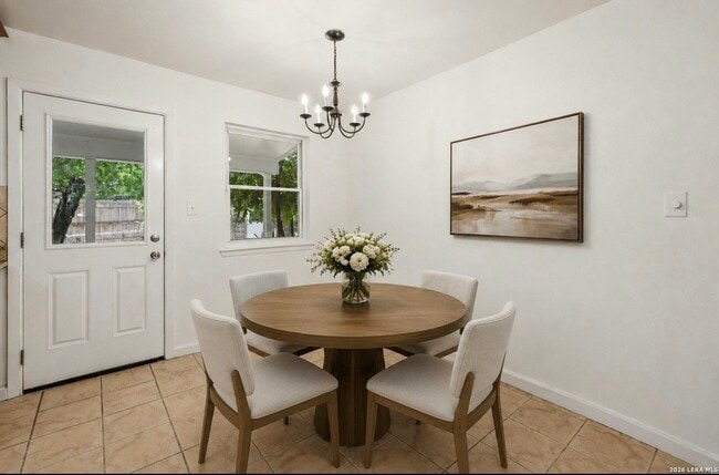 Building Photo - 356 Bobolink Dr