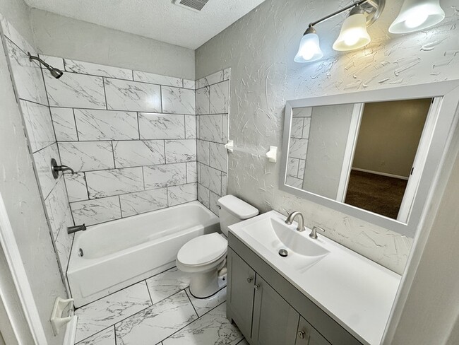 Building Photo - 6338 Kirby Downs Dr