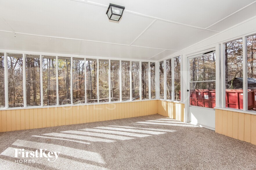 Building Photo - 150 Domino Ct