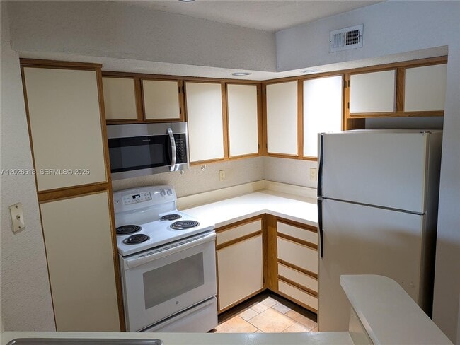 Building Photo - 731 Vista Isles Dr