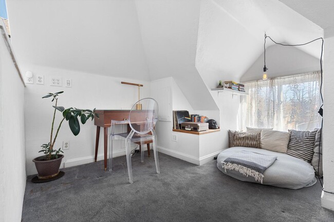 Building Photo - Sunny Two-Story Wash Park Bungalow