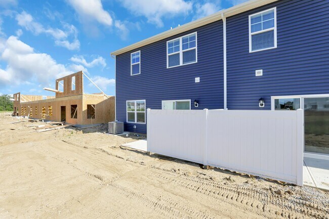 Building Photo - 6302 Marinelli Dr N