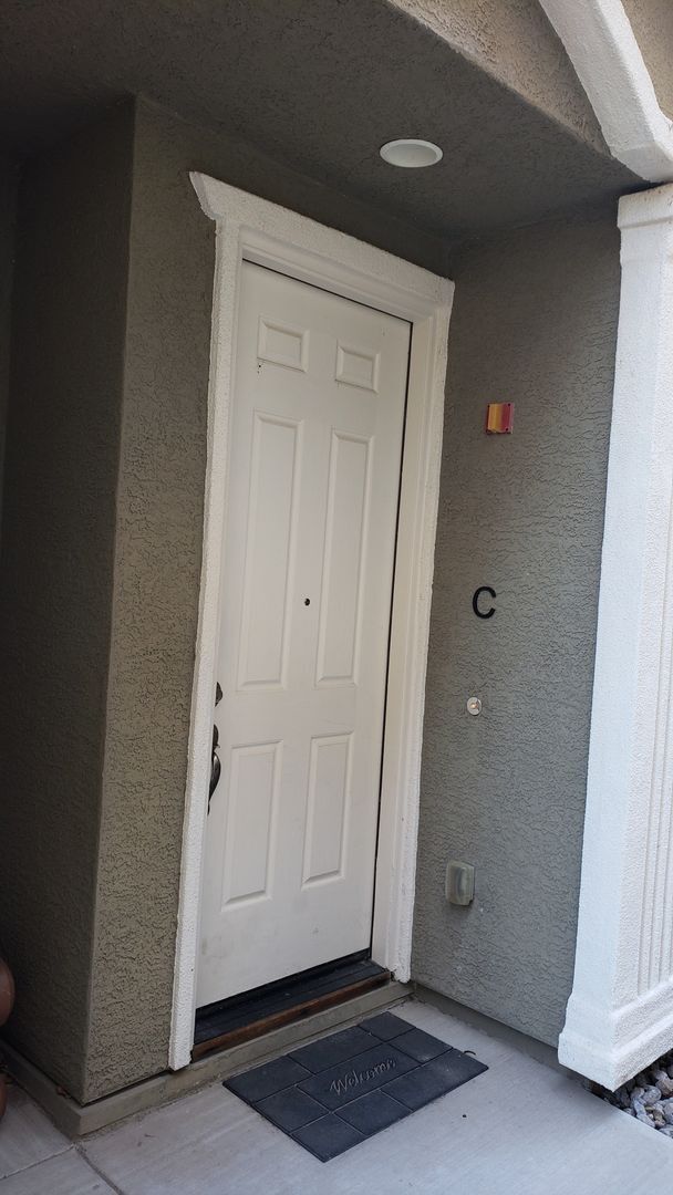 Building Photo - ONLY $2,250 PER MONTH FOR THIS SPACEIOUS 2 BEDROOM, 2 BATHROOM CONDO WITH GARAGE IN THE DAMONTE R...