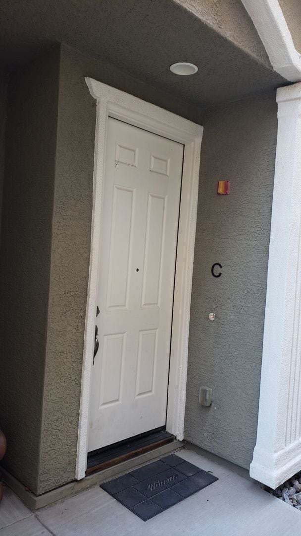Building Photo - RENT JUST REDUCED TO $2,100 PER MONTH FOR THIS SPACEIOUS 2 BEDROOM, 2 BATHROOM CONDO WITH GARAGE ...