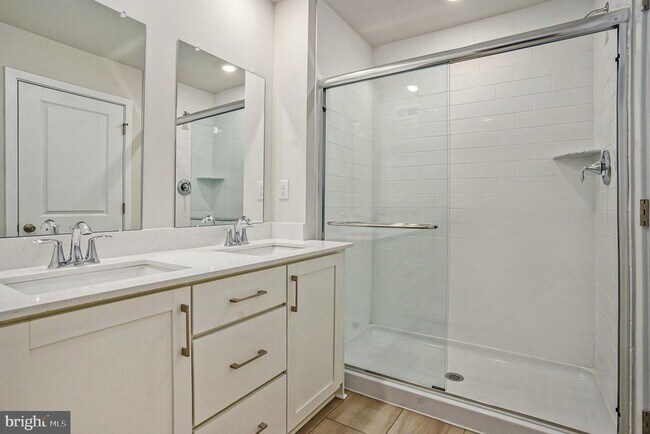 Building Photo - 708 Platinum Dr