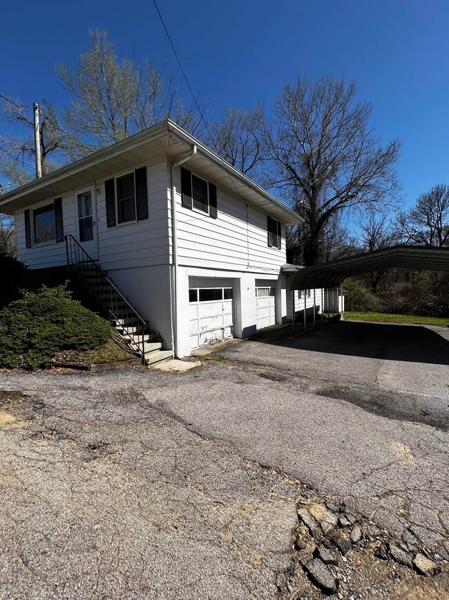 Building Photo - 1210 Perry Pl