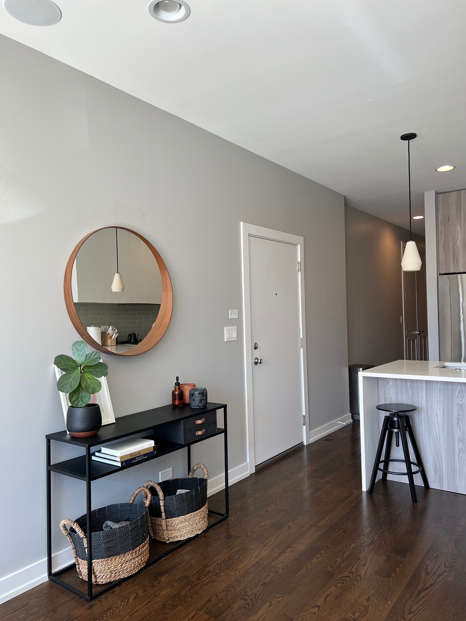 Front Entry - 1534 W Cortez St