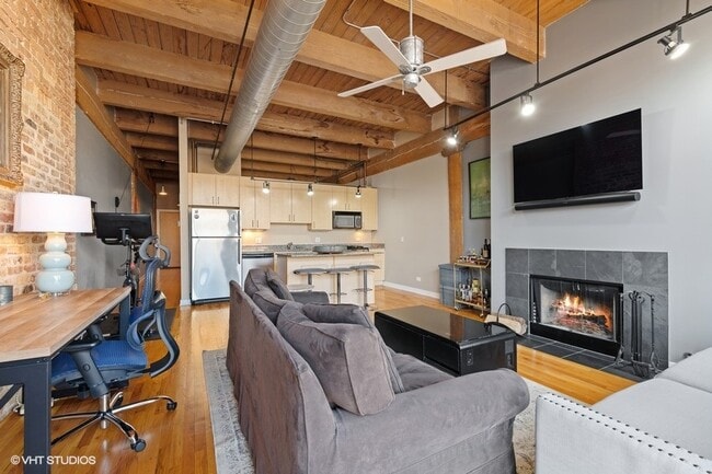 Building Photo - 2201 W Wabansia Ave