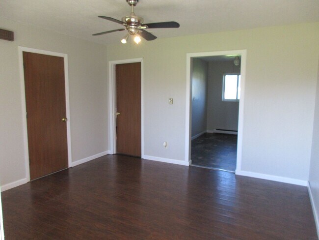 Building Photo - 803 7th Ave