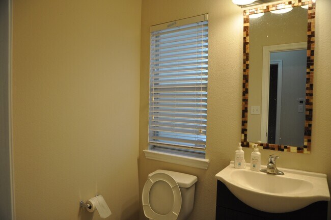 Building Photo - 20913 Sunrise Pine View Ln