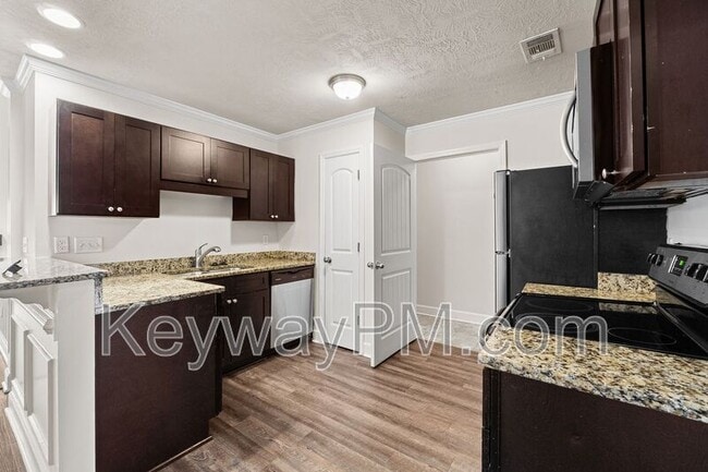 Building Photo - 801 Trailside Ct