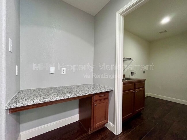 Building Photo - 8734 Snow Goose