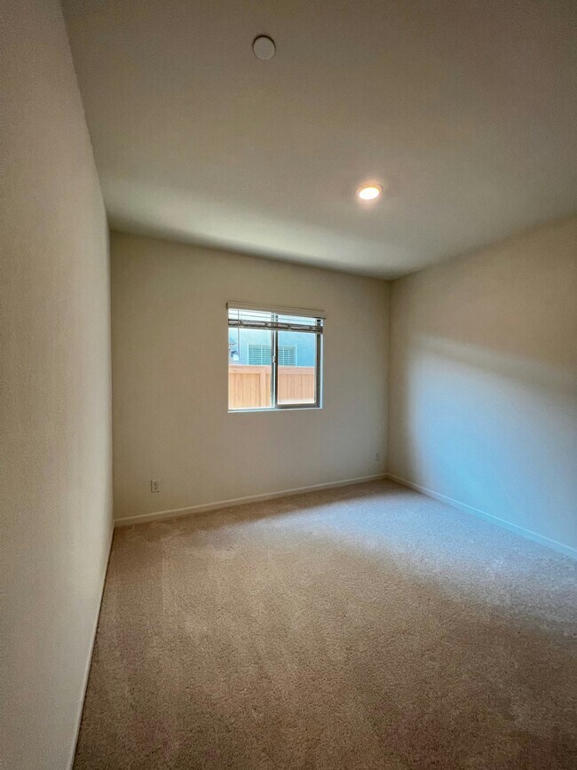 Building Photo - 8081 Bossa Nova Way