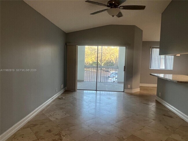 Building Photo - 9777 Westview Dr