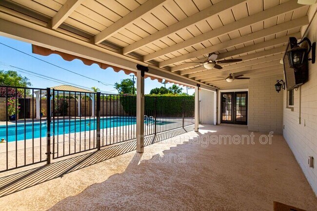 Building Photo - 417 E Rose Ln