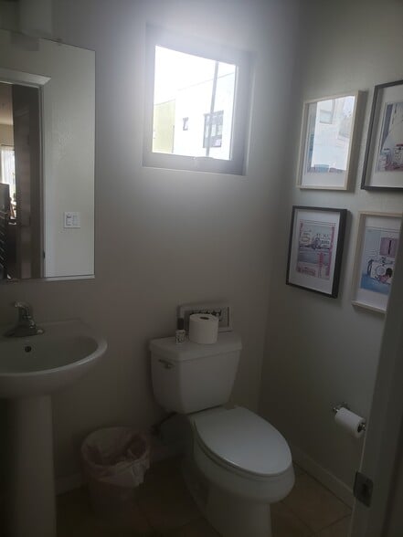 Building Photo - 1207 Wood St