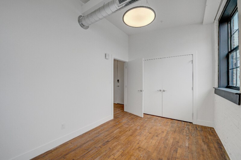 Building Photo - 1851 N Howard St