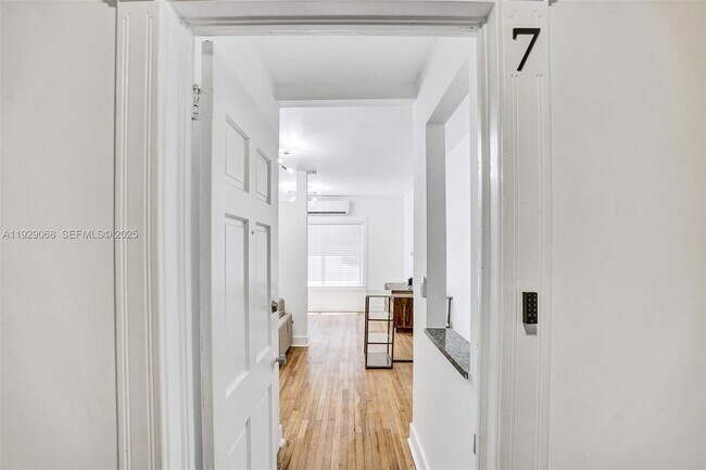 Building Photo - 1656 Polk St