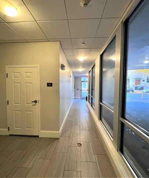 Building Photo - 168 Hampshire St