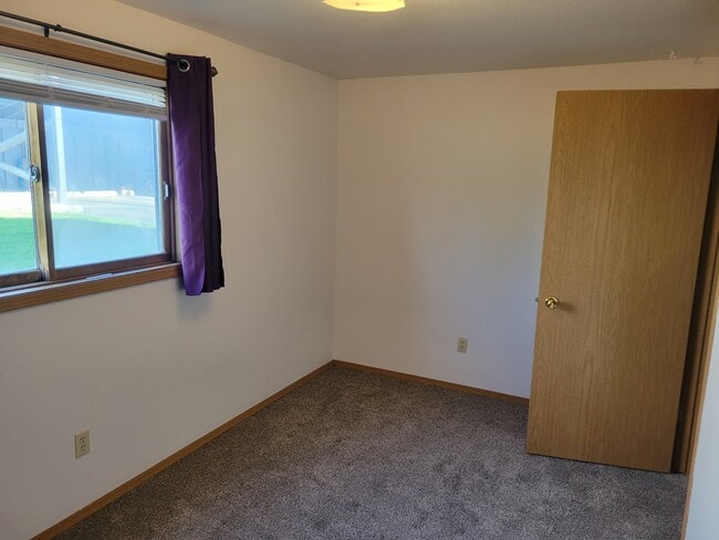 Building Photo - 115 Tyler Way