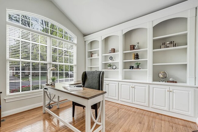 Building Photo - 6009 Wake Crest Ct