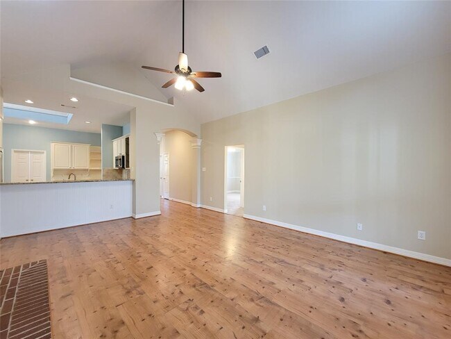 Building Photo - 3218 Vanity Dr