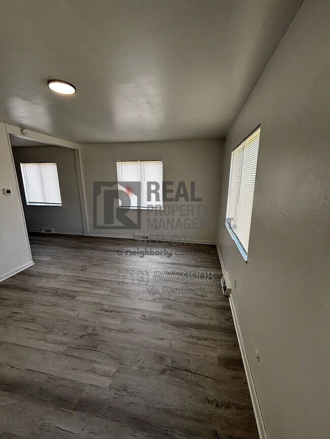 Building Photo - 1611 W 20th St