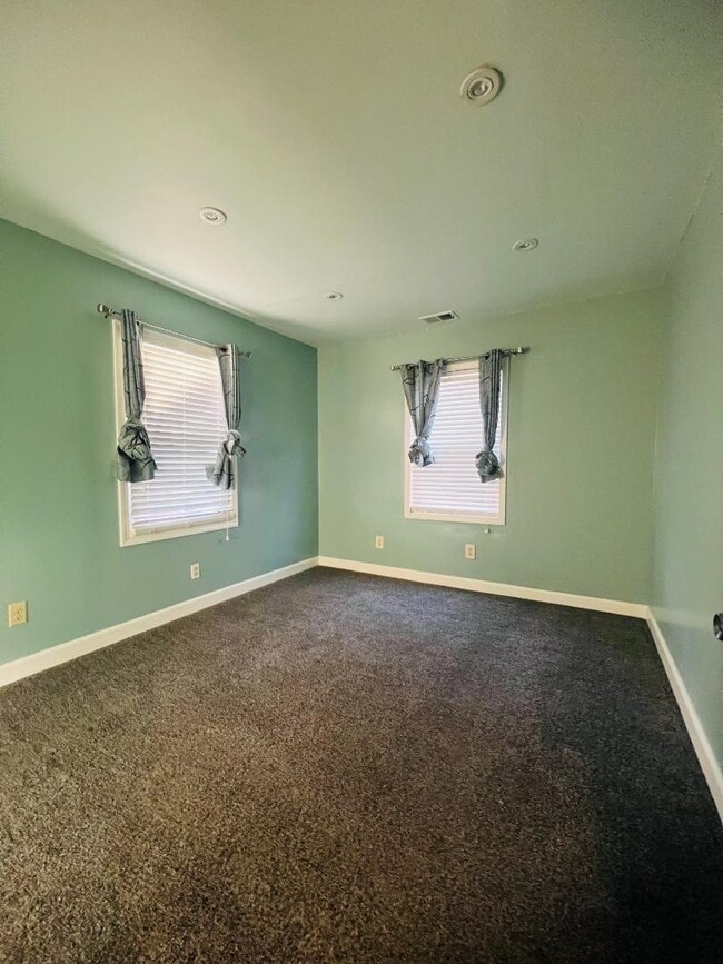 Building Photo - 4219 E 68th Terrace