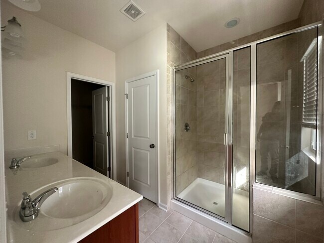 Building Photo - 1460 Salem Creek Dr