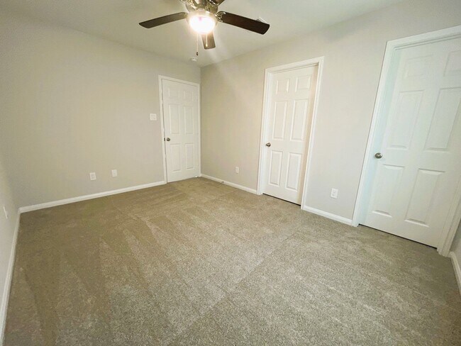 Building Photo - 340 Rd 5105