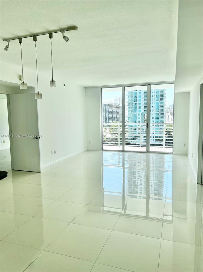 Building Photo - 325 S Biscayne Blvd