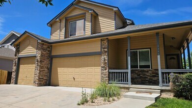 Building Photo - SPACIOUS HOME WITH FINISHED BASEMENT IN NORTH RANGE VILLAGE!