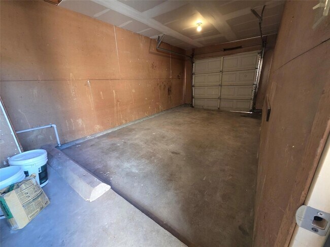Building Photo - 1735 Horseshoe Cir
