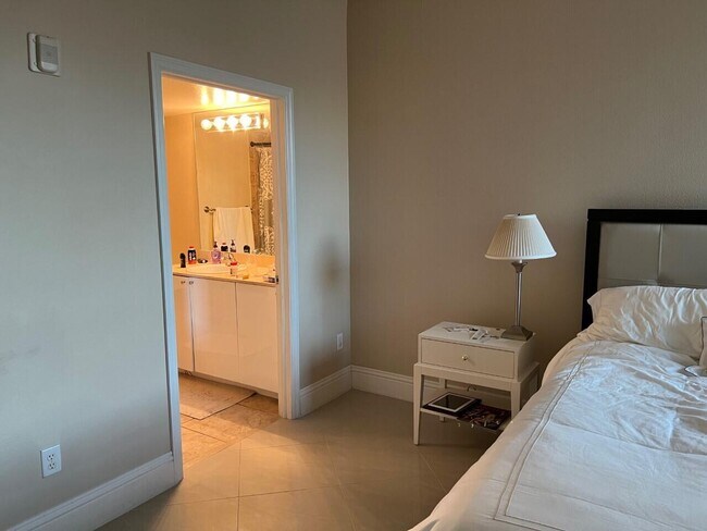 Building Photo - 600 S Dixie Hwy