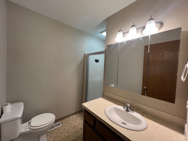 Building Photo - 9613 Dennis Dr