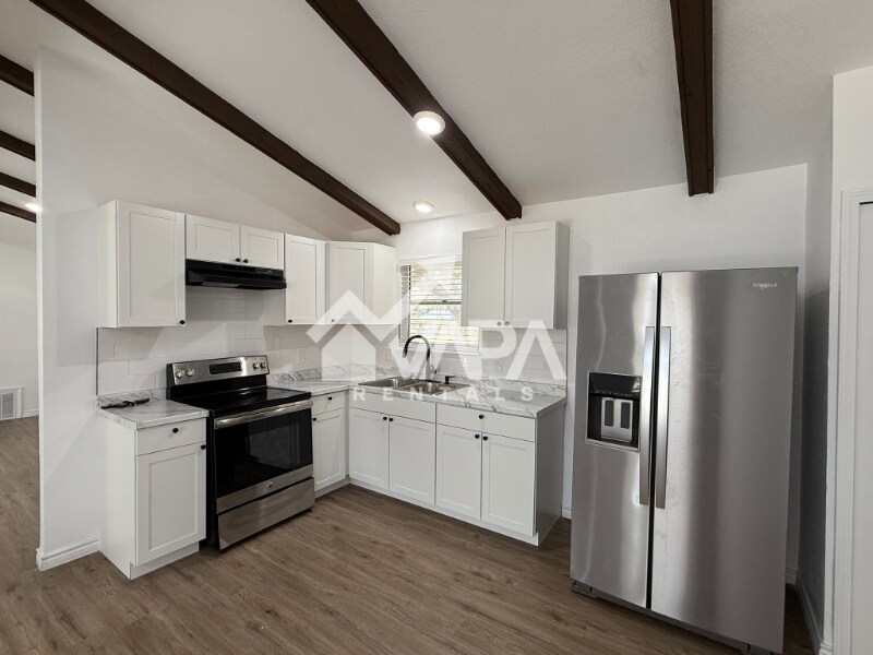 Building Photo - 4131 Valleyfield Dr
