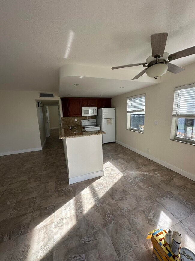 Building Photo - 883 Normandy Trail