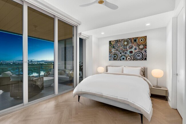 Building Photo - 5775 Collins Ave