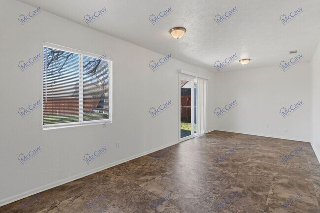 Building Photo - 5006 Frontier Rd