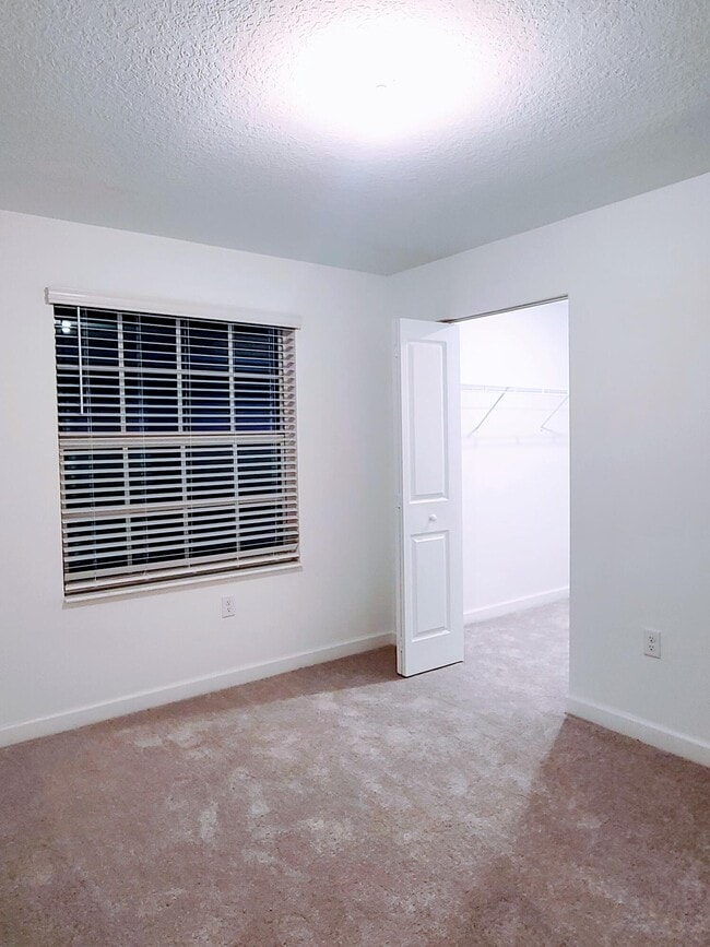 Building Photo - 6745 Broadwater Ln