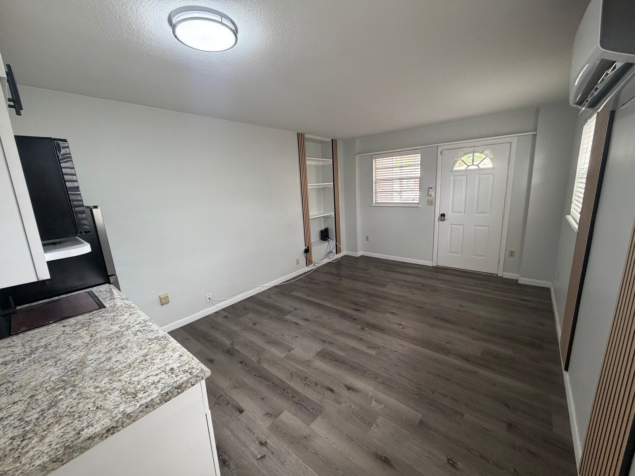 Building Photo - 2306 Musselwhite Ave