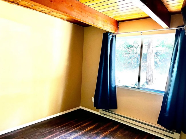 Building Photo - Spacious Twain Harte Sanctuary: Expansive 4-Bedroom Home with Solar Included!